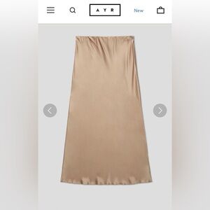 The Eleganza | 100% silk Charmeuse | size M | Used Good | Grain bowl color